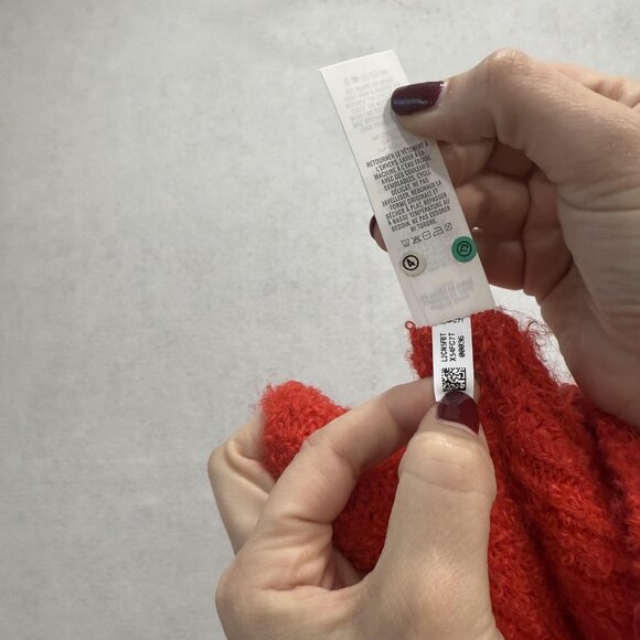 Aerie Sweater Womens Large Red V Neck Fuzzy Boucle Cozy Knit Pullover Oversized - Picture 7 of 9